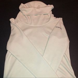 NWOT Women’s Columbia turtleneck sweater white